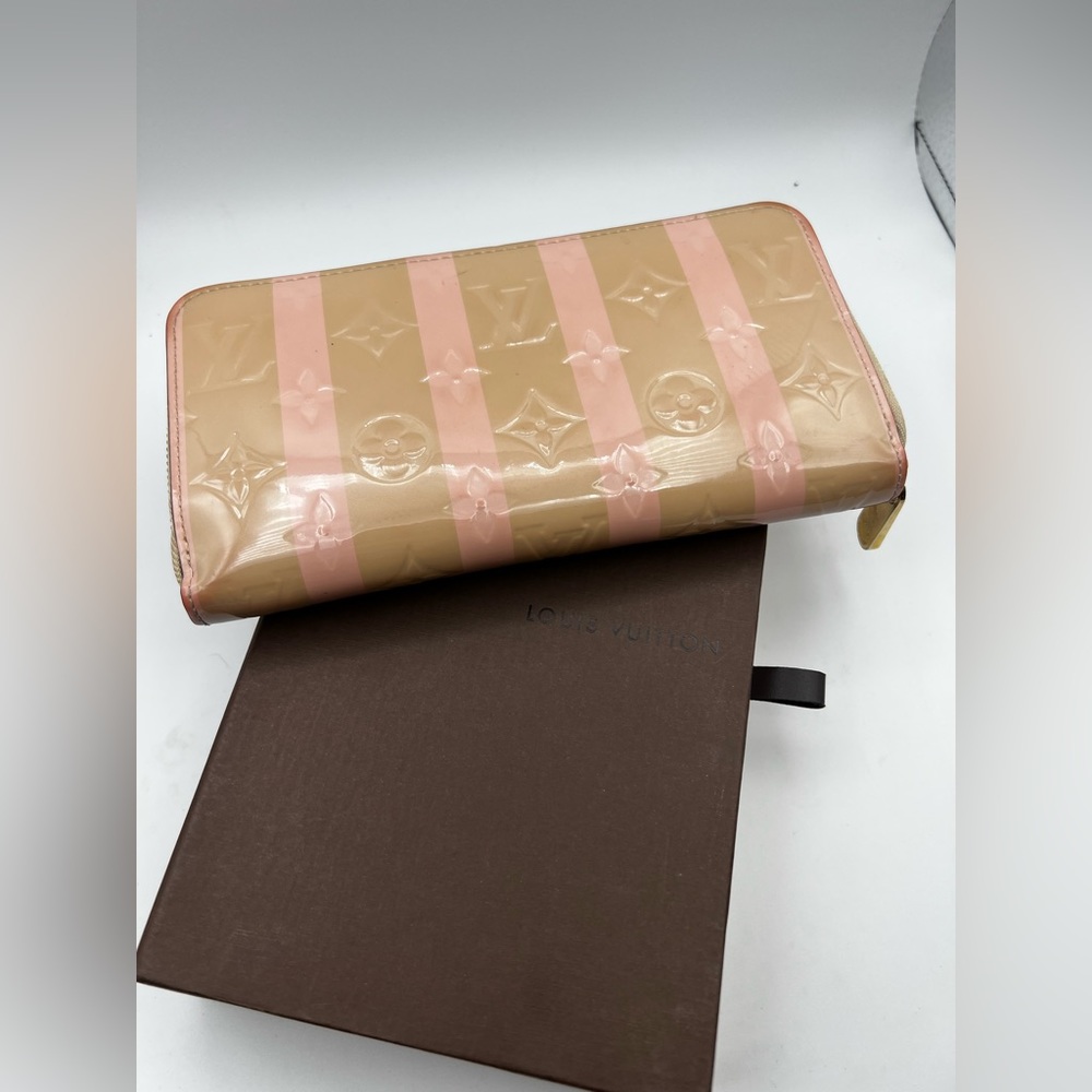 LOUIS VUITTON Vernis Rayure Zippy Wallet Long Wallet Beige TN0116